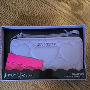 Betsey Johnson Lavender Purple Quilted Heart Wristlet Wallet New in Box